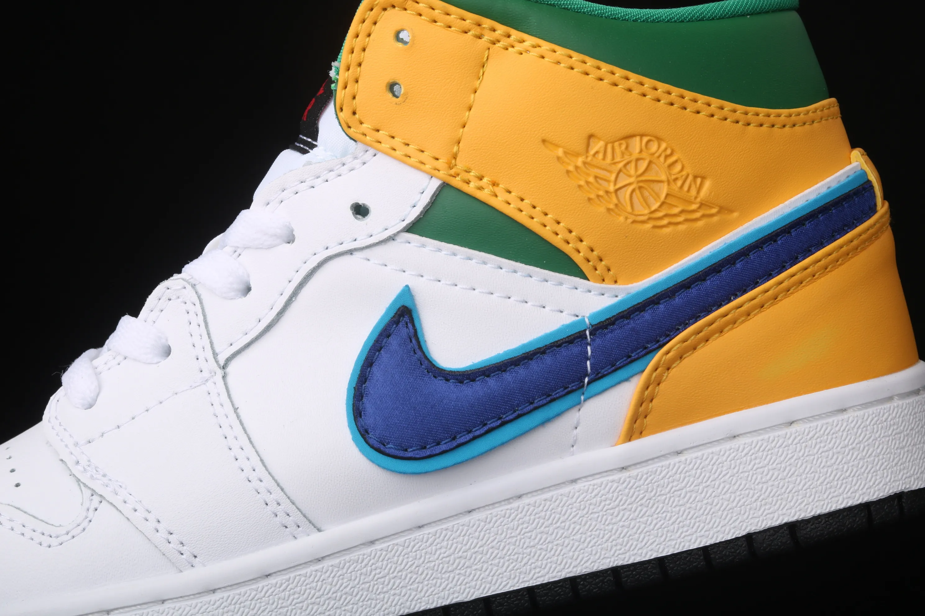 All categories Air Jordan Jordan series basketball shoes Air Jordan 1 Mid Air Jordan 1 Mid SE AJ1 Joe 1 Yuanyang mid-top basketball shoes 554725-128
